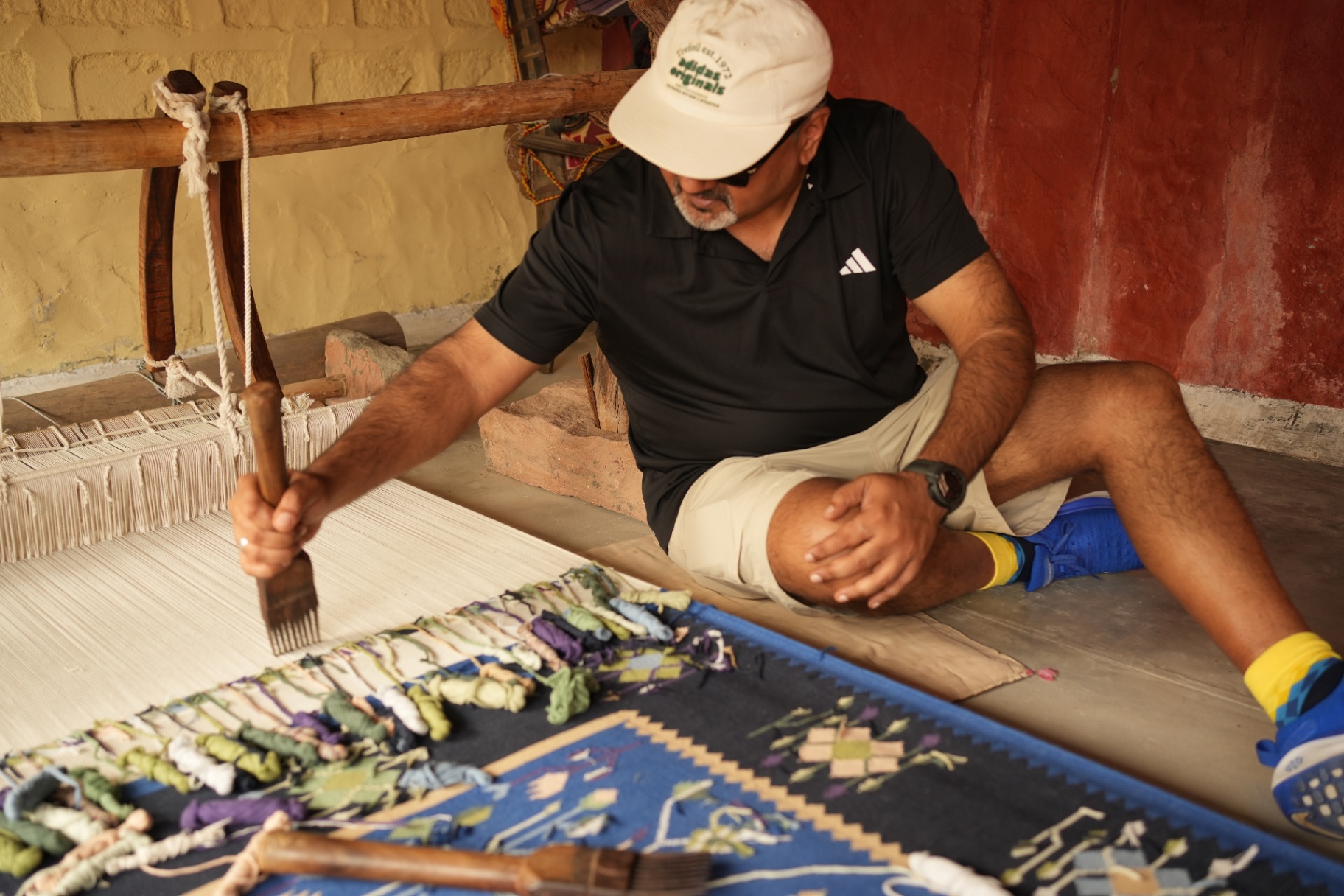 Local artisan experience — weaving
