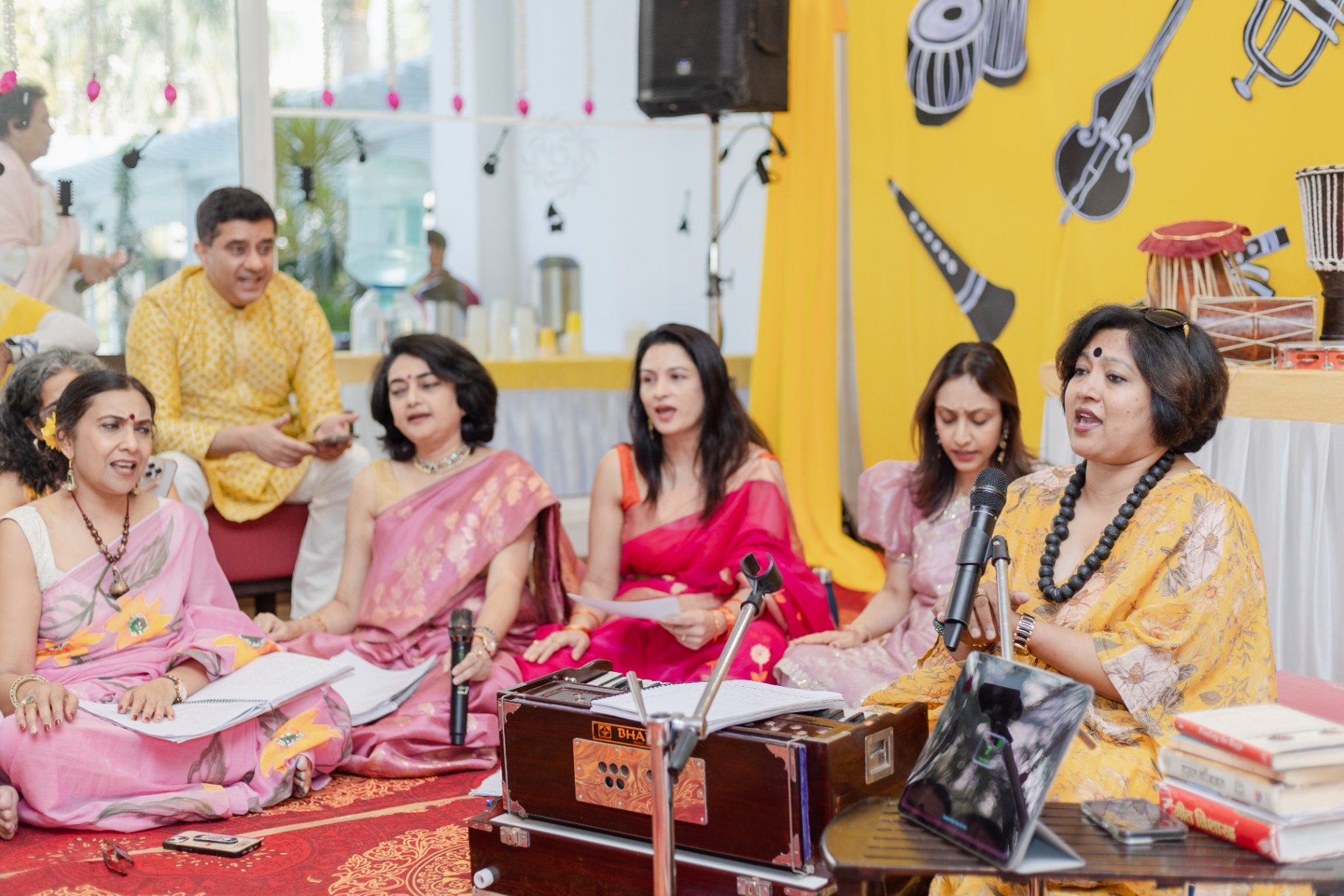 Ensemble singing at a TMV session